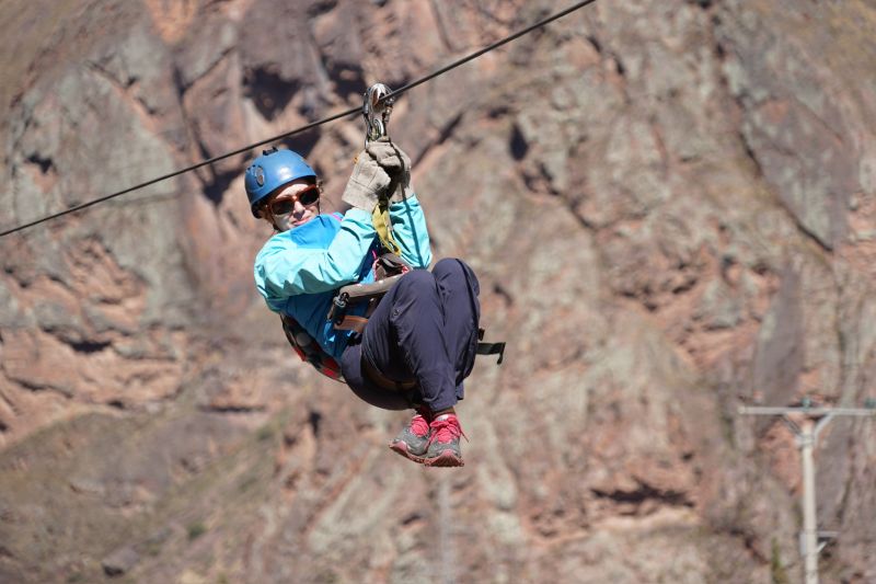 Dianna Ziplinig in Peru