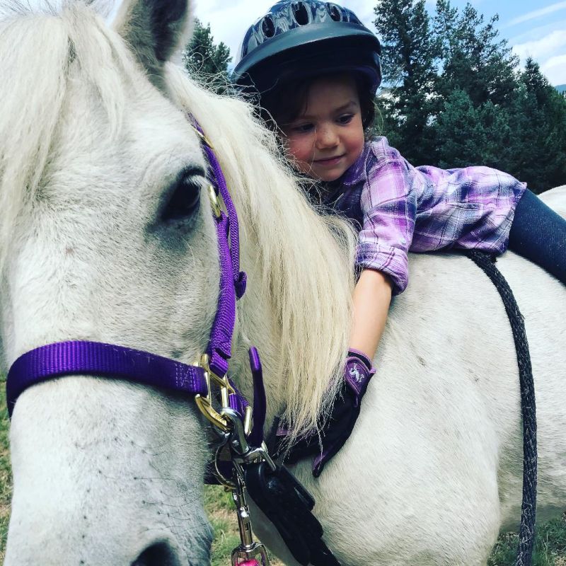 Lyla & Super Pony Smokey